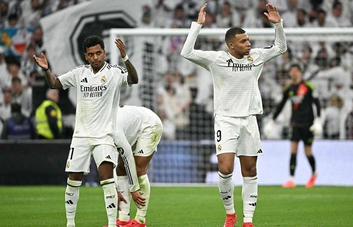 皇马逆转战胜对手,重返巅峰 皇马逆转战胜对手,重返巅峰