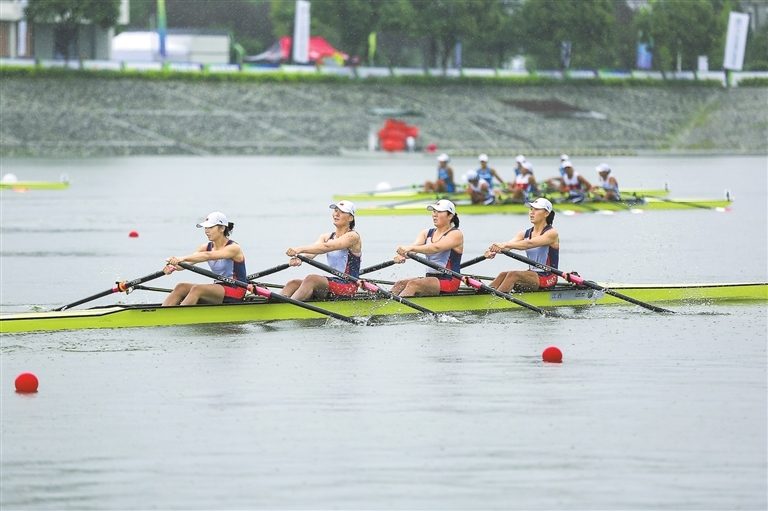 关于赛艇项目上演激烈角逐,选手们奋力划桨争夺胜利的信息 关于赛艇项目上演激烈角逐,选手们奋力划桨争夺胜利的信息