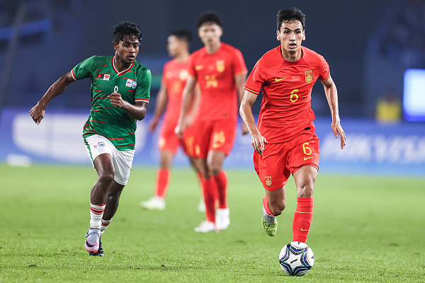 包含中国球队在亚洲大赛中表现出色，逼平对手的词条