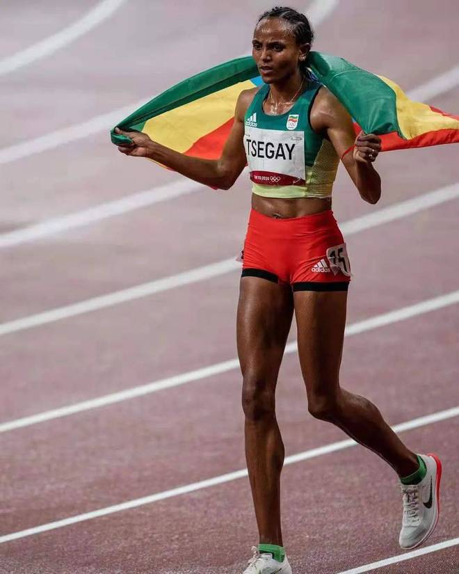 女王马德里客场战平,争夺四强希望减少的简单介绍 女王马德里客场战平,争夺四强希望减少的简单介绍