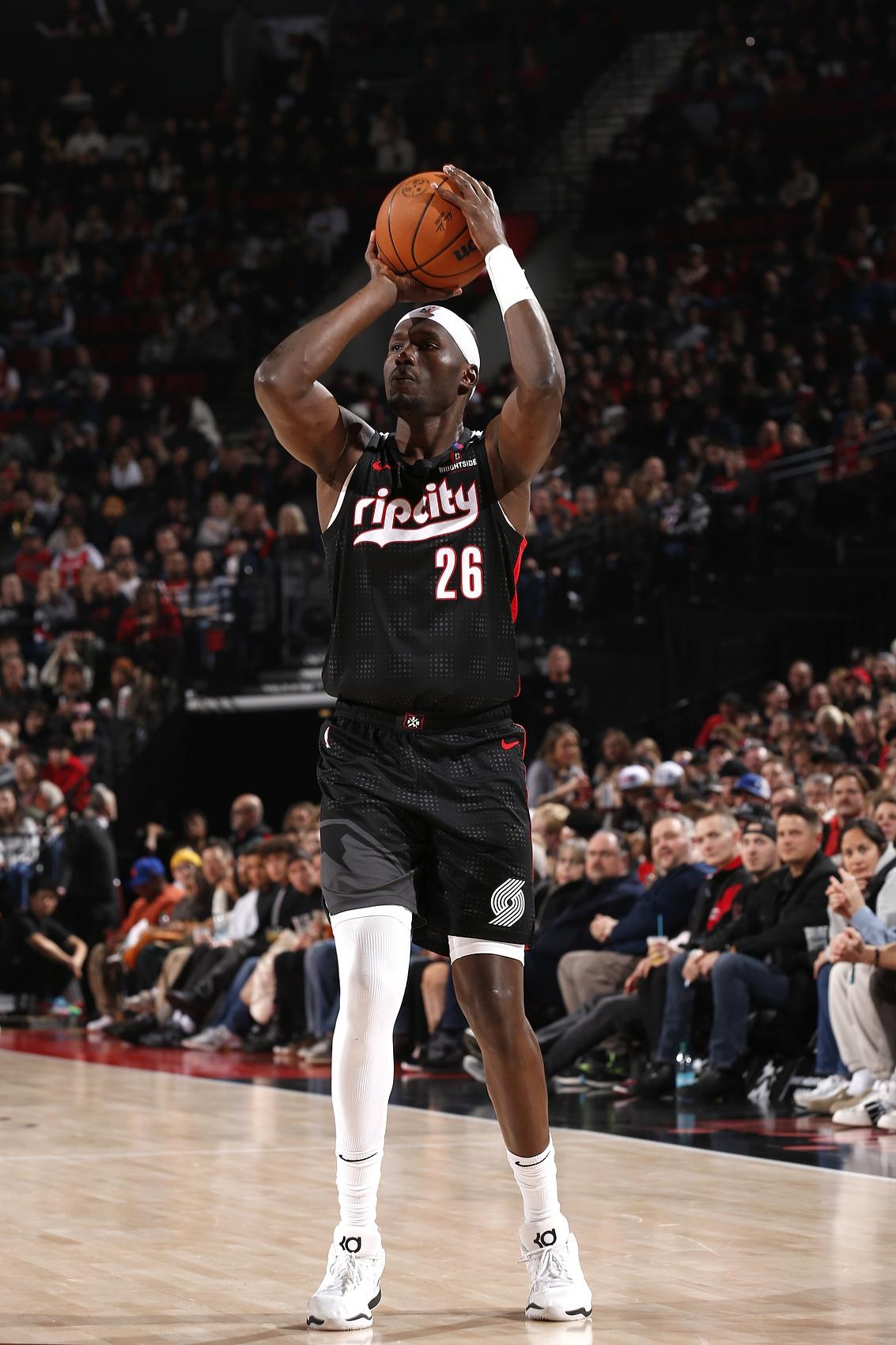 76人击败开拓者，西蒙斯全面发挥！