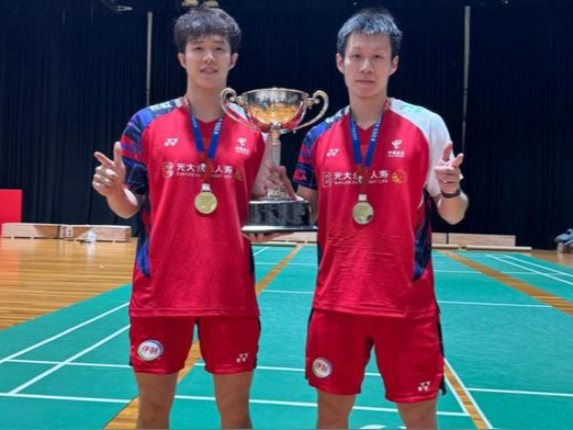 大赛上某队表现出色,最终夺得冠军 大赛上某队表现出色,最终夺得冠军