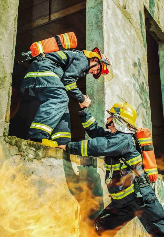 关于铁血拼搏!全队拼尽全力,赢得胜利的信息 关于铁血拼搏!全队拼尽全力,赢得胜利的信息