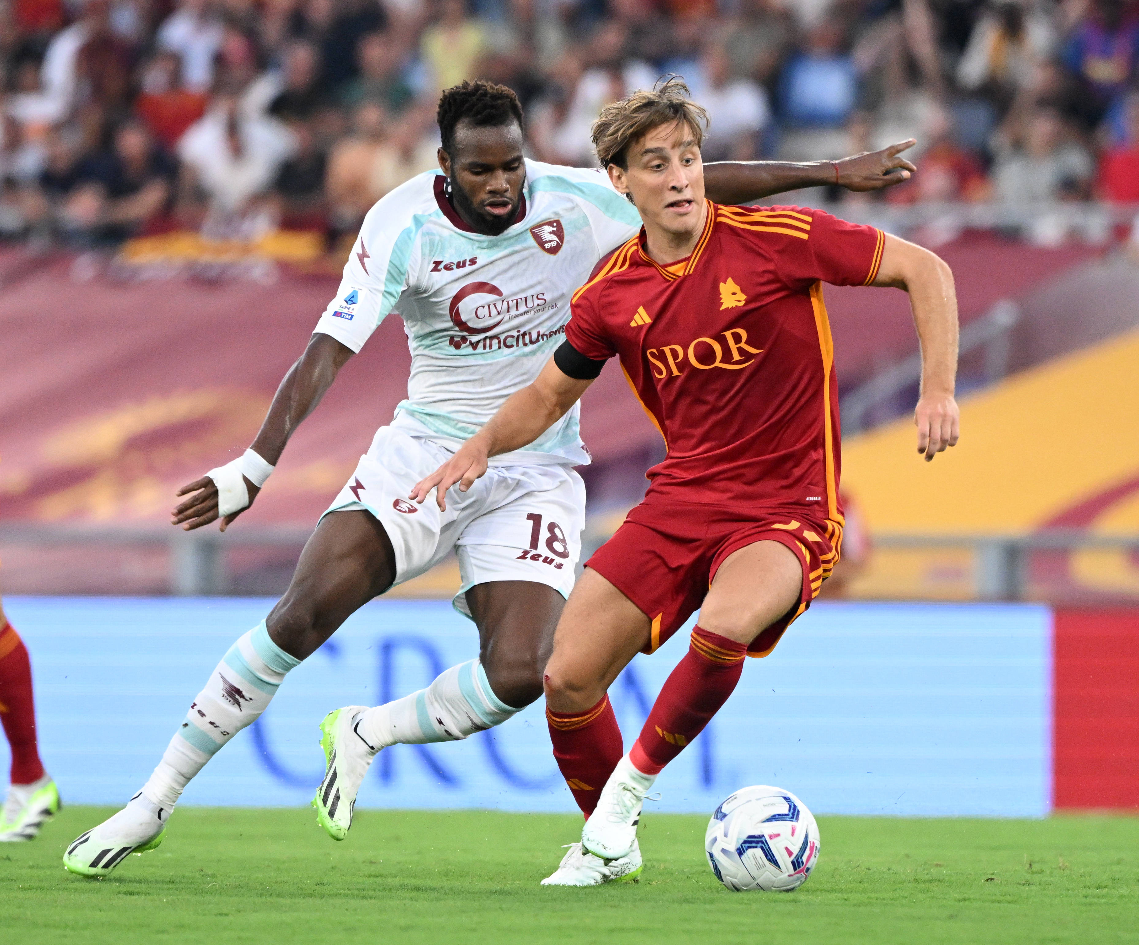 尤文图斯客场战胜乌迪内斯,领跑意甲 尤文图斯客场战胜乌迪内斯,领跑意甲