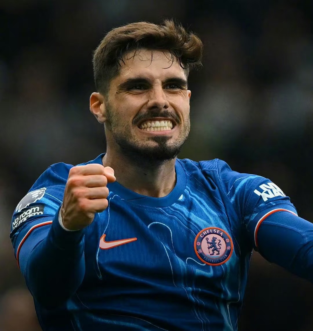 切尔西客场失利，主帅调整战术迎新挑战